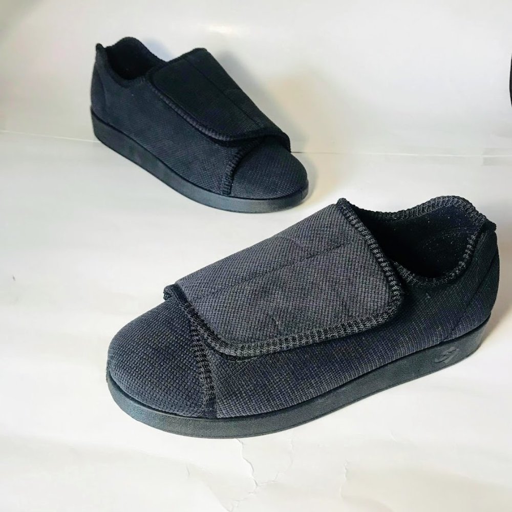 Elderly Woman's Slip Resistant Silverts 15350 Adjustable Closure Shoes Size 10